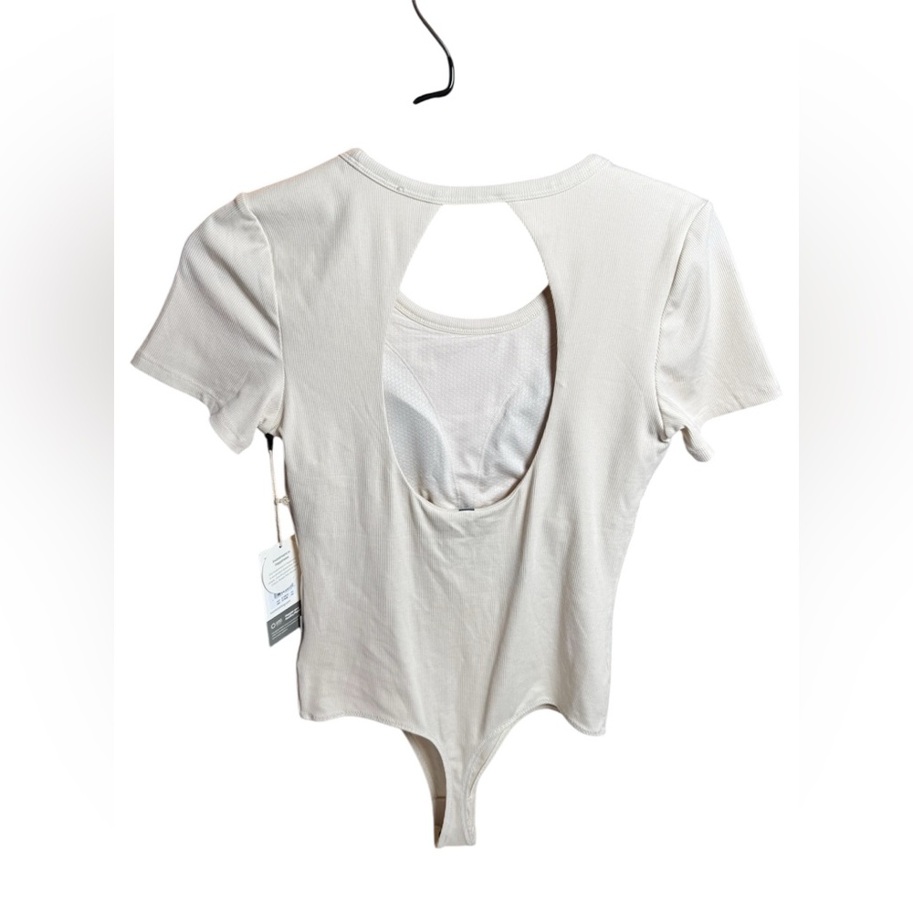 Vuori Short Sleeve Pose Bodysuit - Picture 5 of 7